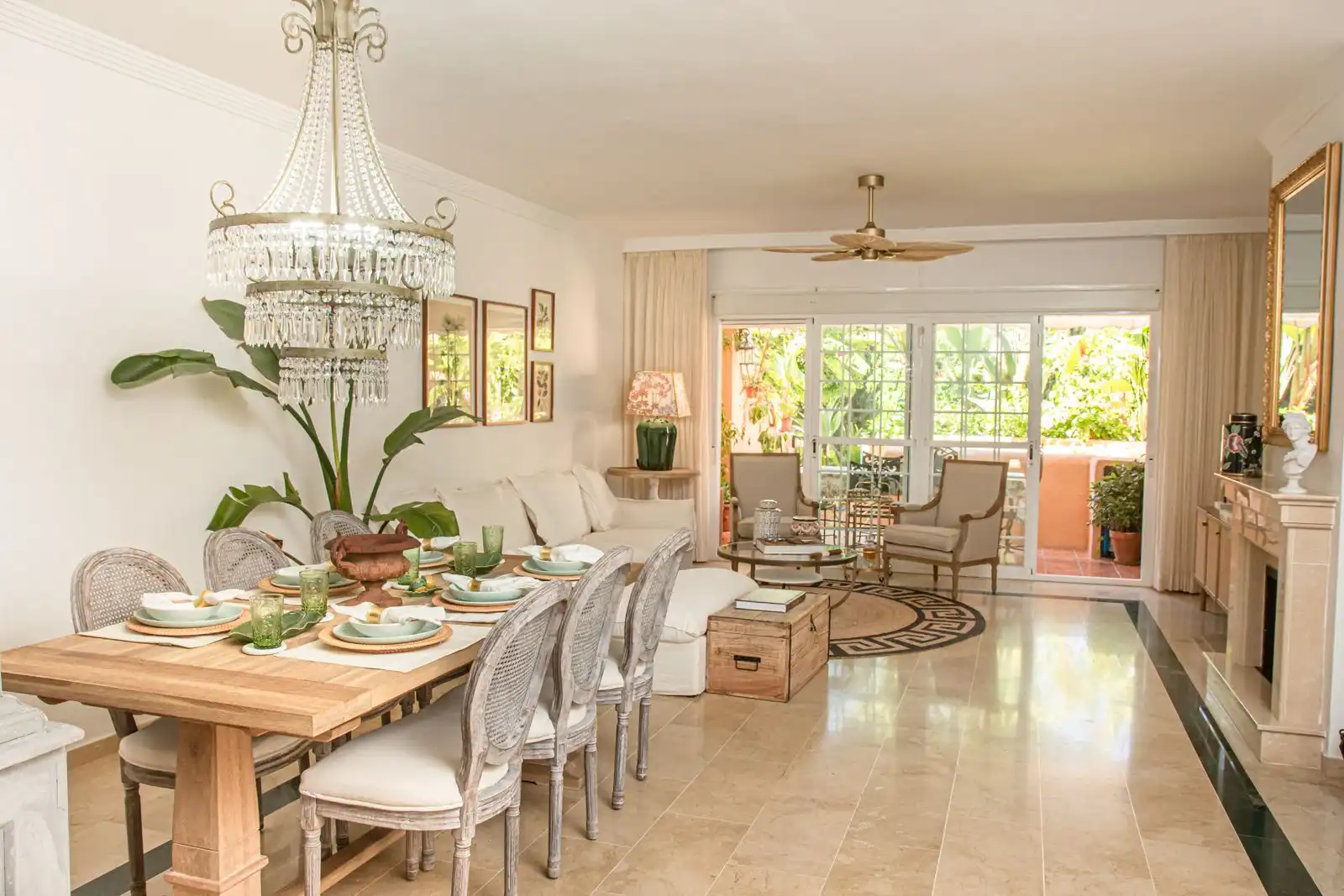 Comedor de Casa adosada de alquiler en Marbella con Aire acondicionado, Amueblado y Horno