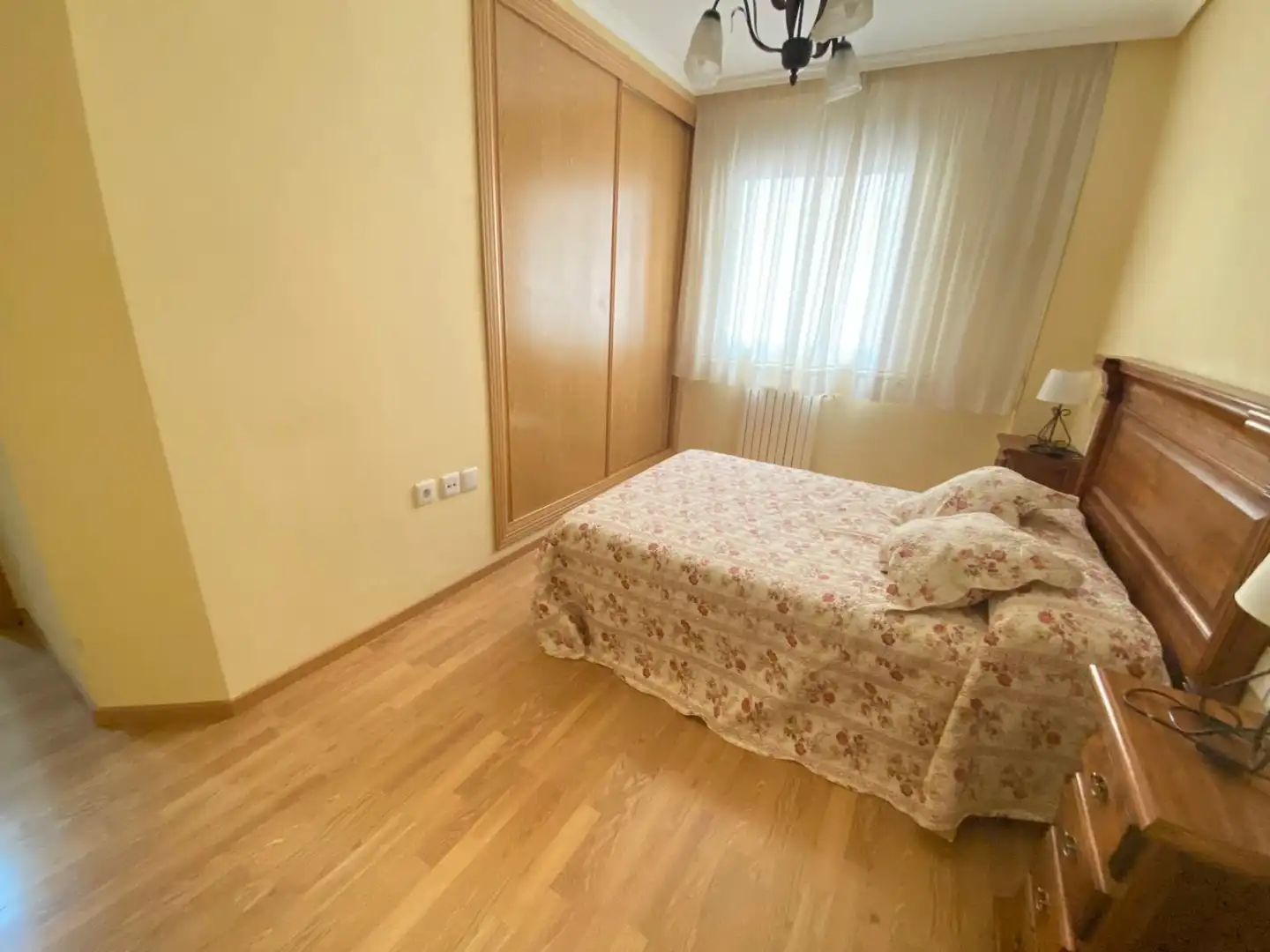 Habitación de Apartamento de alquiler en Albacete con Calefacción, Parquet y Amueblado