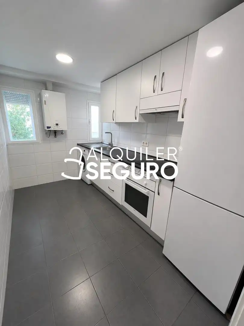 Cocina de Piso de alquiler en Madrid con Calefacción y Terraza