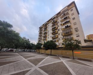 Exterior view of Flat for sale in  Sevilla Capital  with Air Conditioner, Terrace and Furnished