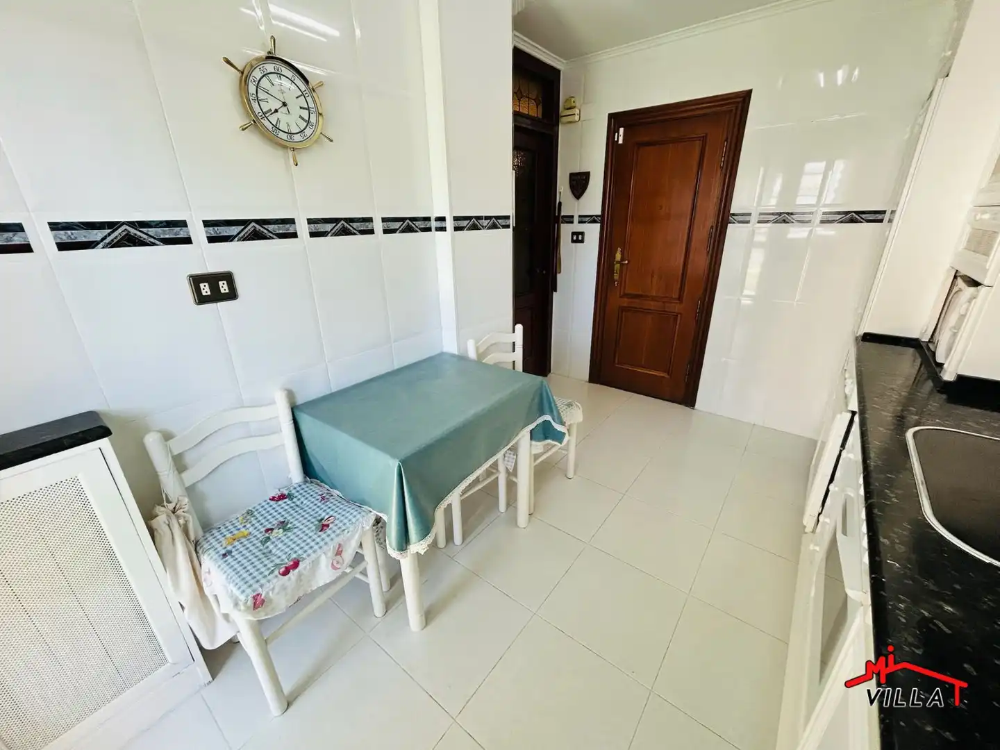 Comedor de Piso en venta en Laredo con Calefacción, Terraza y Amueblado