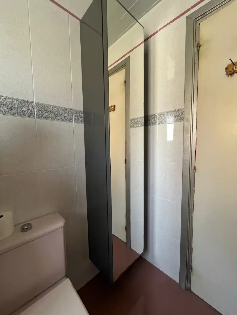 Bany de Pis en venda en Barcelona amb Forn i Balcó