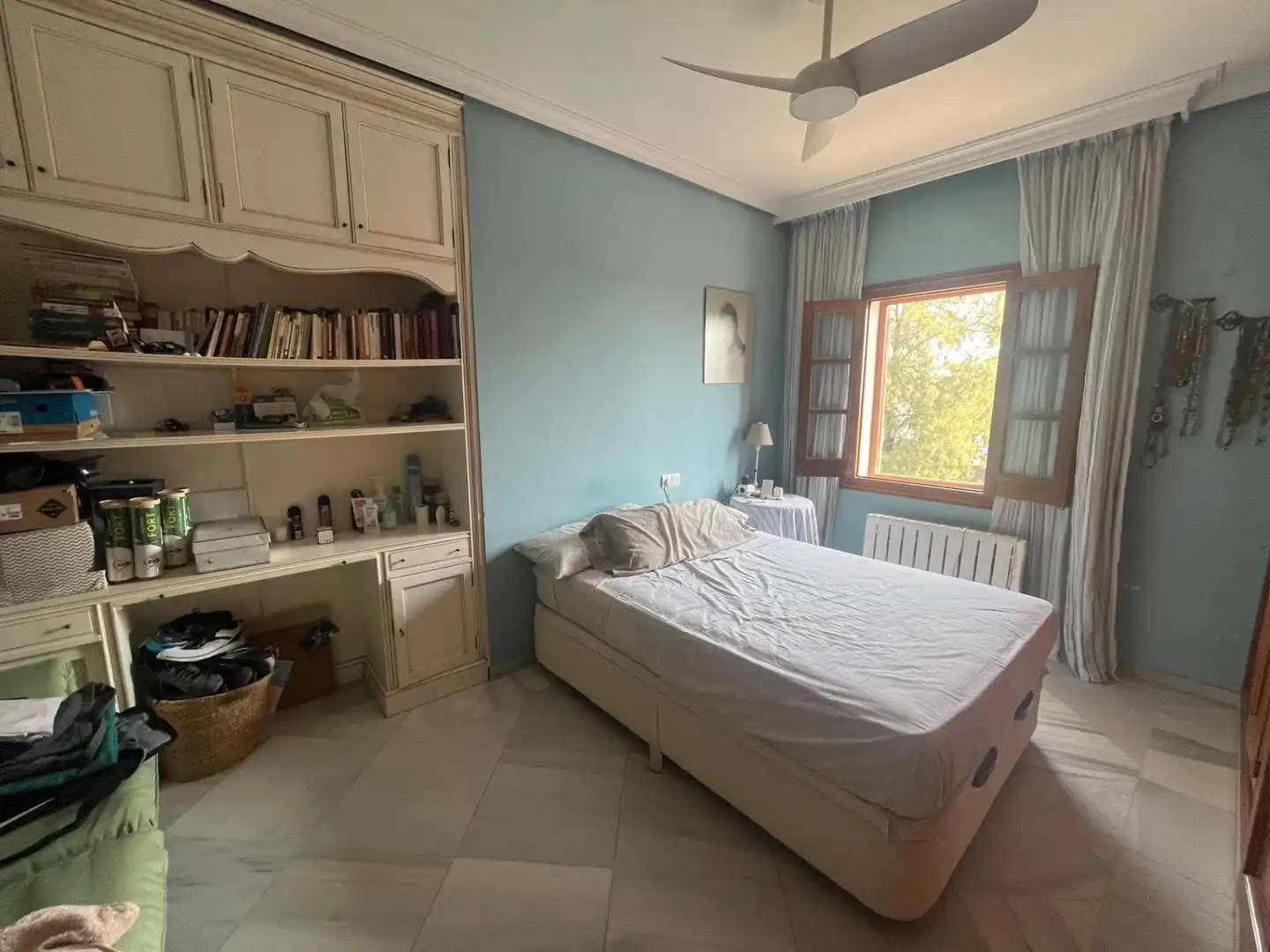 Dormitori de Casa o xalet en venda en Mairena del Aljarafe amb Piscina comunitària