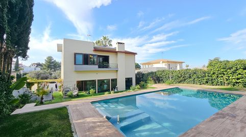 EXCLUSIVO CHALET INDEPENDIENTE EN MONTEQUINTO LISTO PARA DISFRUTAR