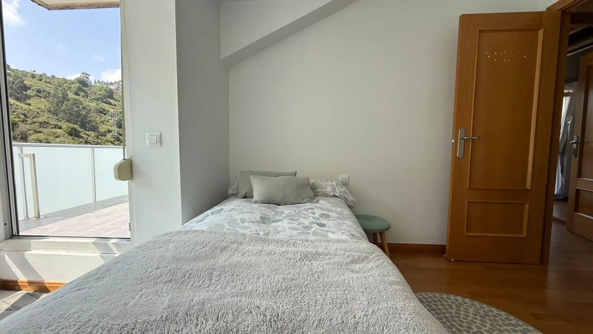 Schlafzimmer von Dachboden zum Verkauf in Val de San Vicente  mit Terrasse