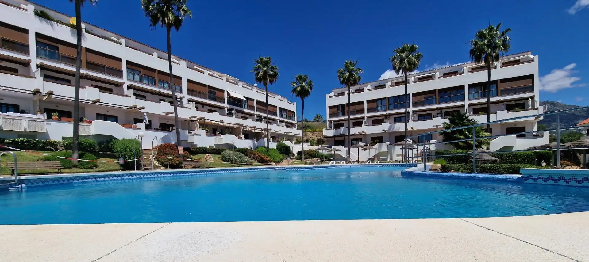 Duplexes for sale in Calle EDIMBURGO DE MIJAS GOLF, Mijas Golf