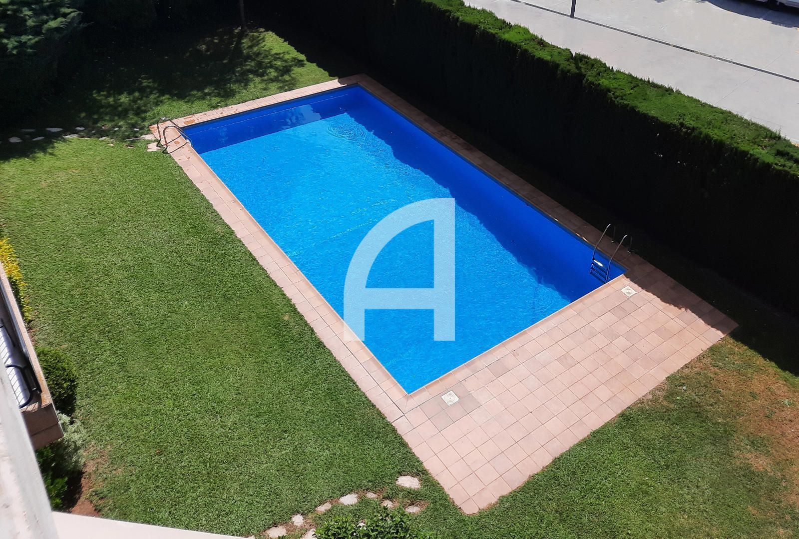 Piscina de Pis de lloguer en Girona Capital amb Calefacció, Terrassa i Piscina