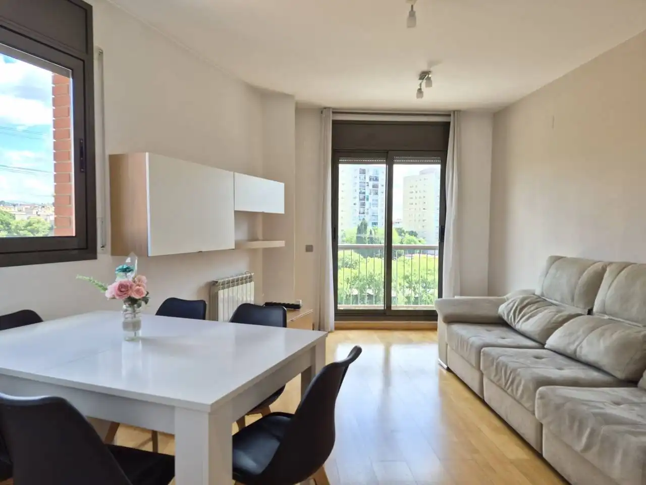 Sala d'estar de Pis en venda en Terrassa amb Aire condicionat, Calefacció i Parquet