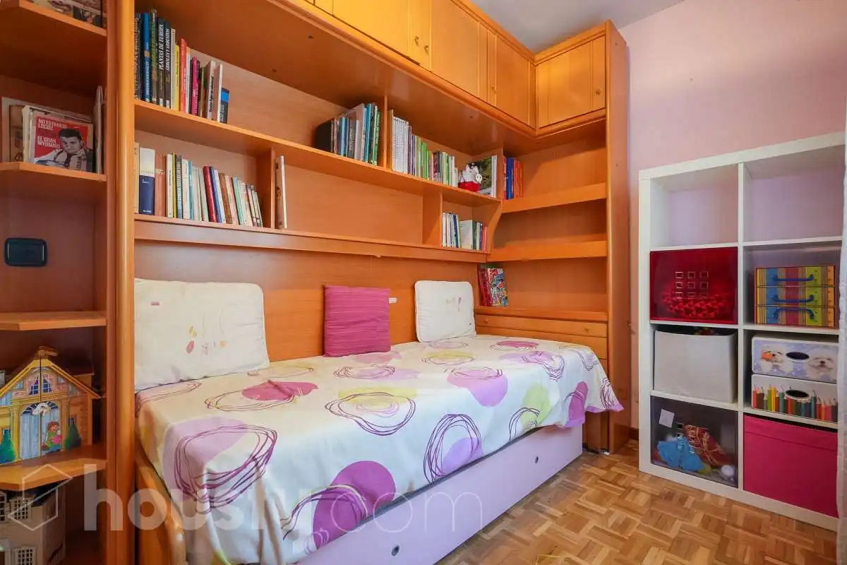 Bedroom of Flat for sale in Móstoles  with Air Conditioner, Heating and Terrace