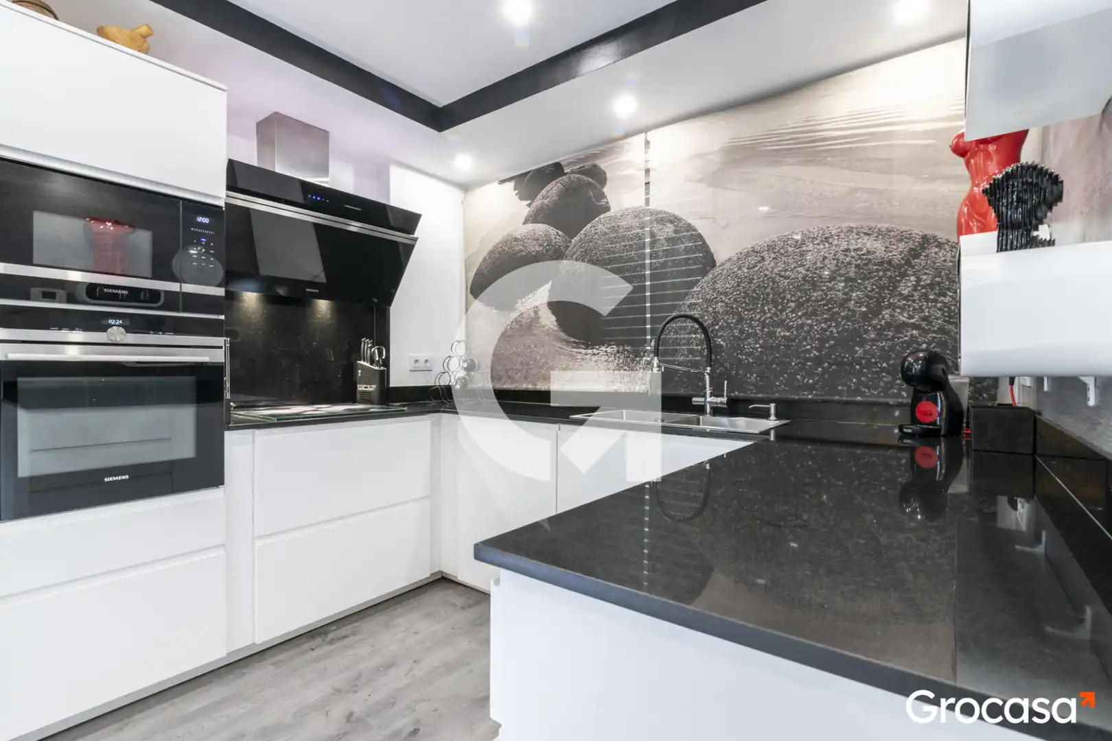 Cocina de Casa adosada en venta en Sant Joan Despí con Aire acondicionado, Calefacción y Terraza
