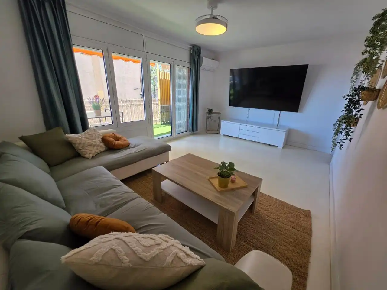 Wohnzimmer von Wohnung zur Miete in Castelldefels mit Klimaanlage, Terrasse und Möbliert