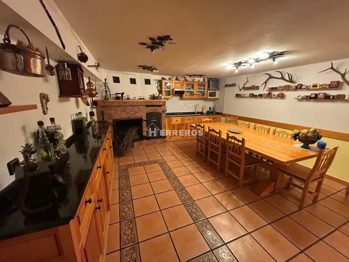 Casa adosada en venta en Baños de Río Tobía con Aire acondicionado, Calefacción y Parquet