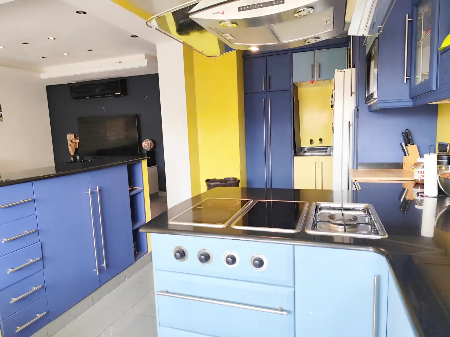 Kitchen of Flat for sale in Vilanova del Camí  with Air Conditioner, Heating and Oven
