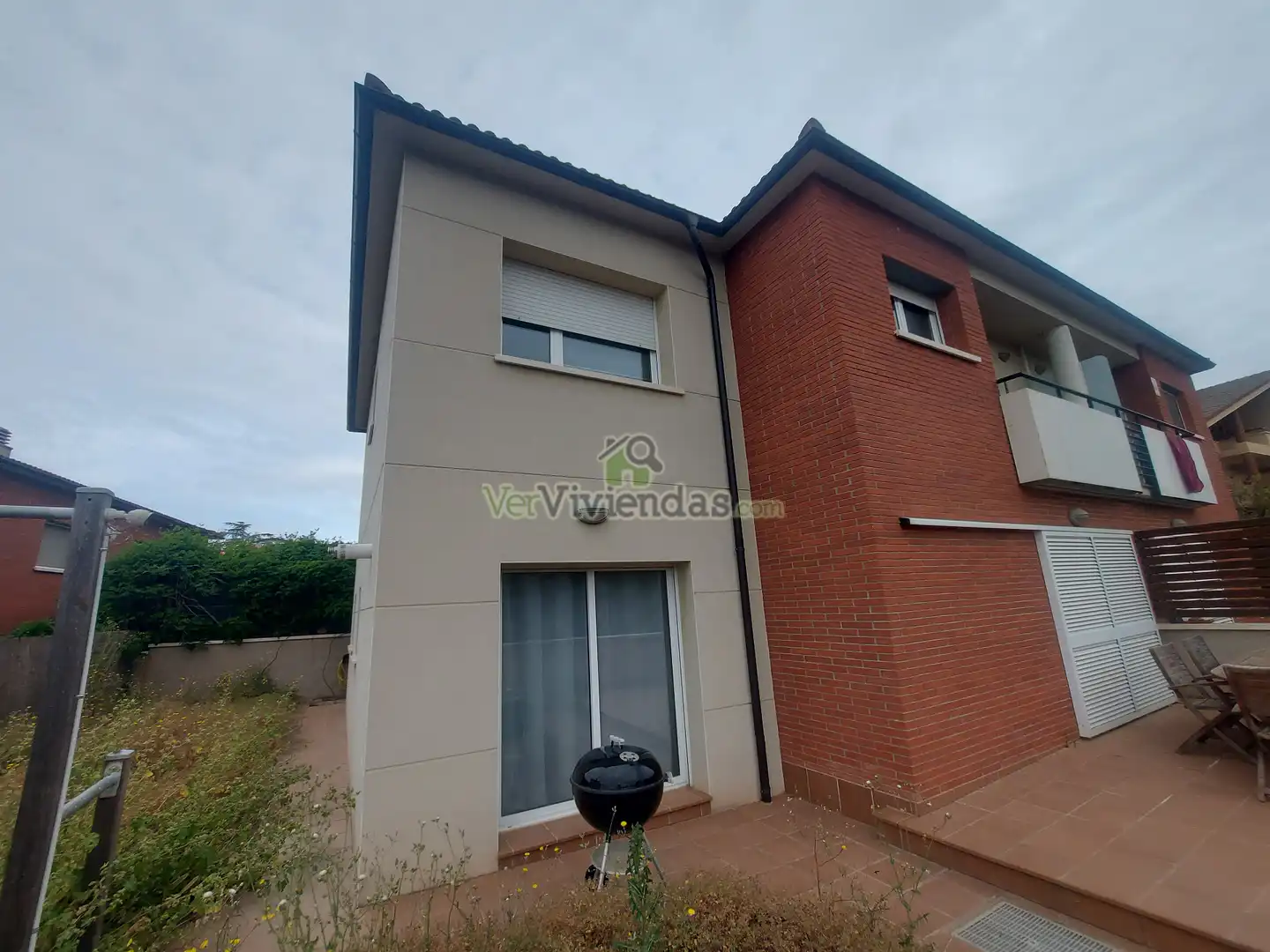 Vista exterior de Casa adosada en venda en Piera amb Calefacció, Jardí privat i Terrassa