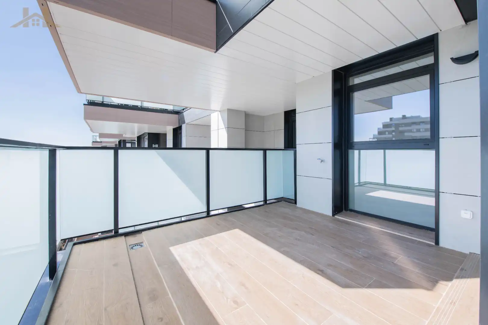 Terrasse von Wohnung zum Verkauf in Tres Cantos mit Klimaanlage, Heizung und Terrasse
