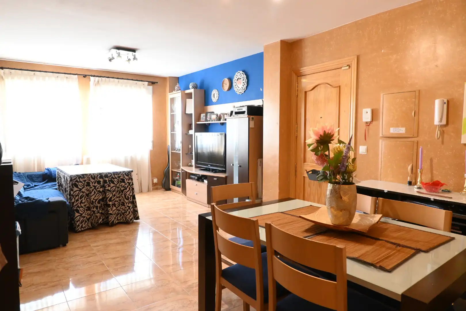 Sala de estar de Piso en venta en Las Gabias con Aire acondicionado, Trastero y Amueblado