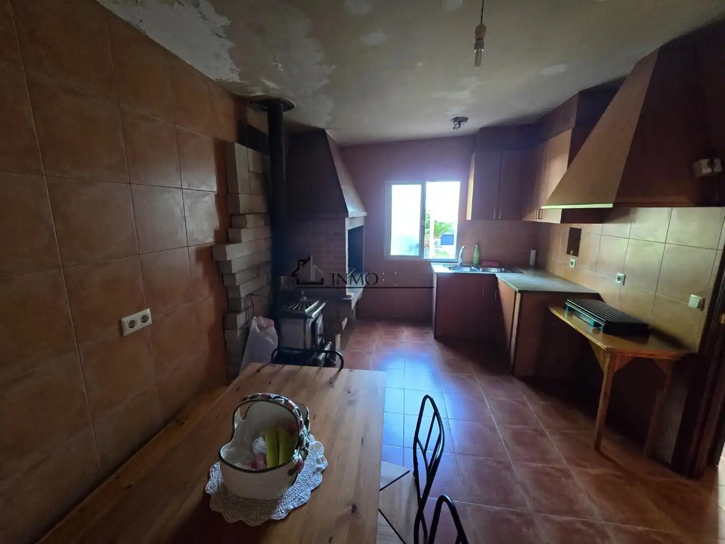 Cuina de Casa o xalet en venda en Pontevedra Capital  amb Calefacció, Jardí privat i Terrassa