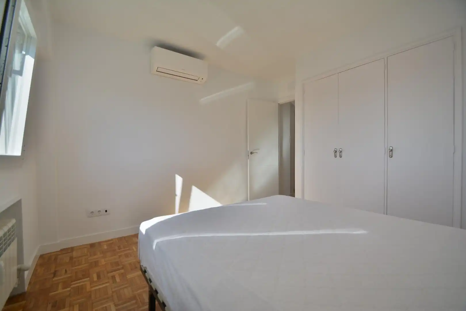 Schlafzimmer von Wohnung zur Miete in Fuencarral - El Pardo