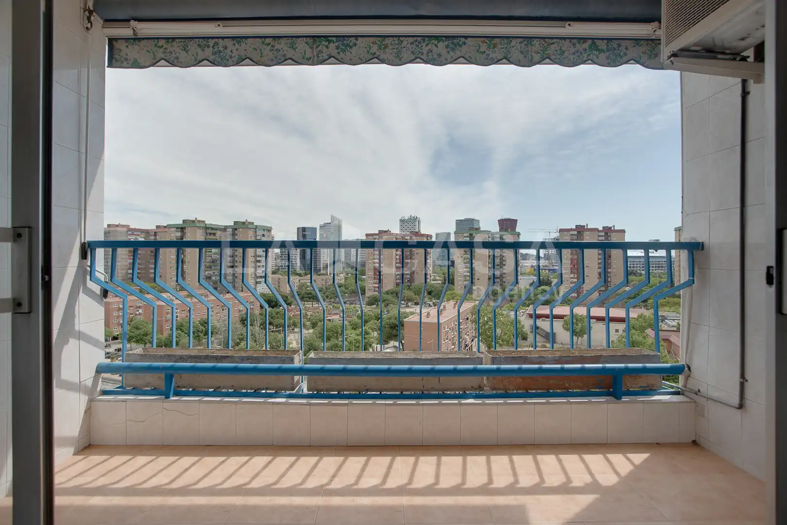 Terraza de Piso en venta en L'Hospitalet de Llobregat con Calefacción y Balcón