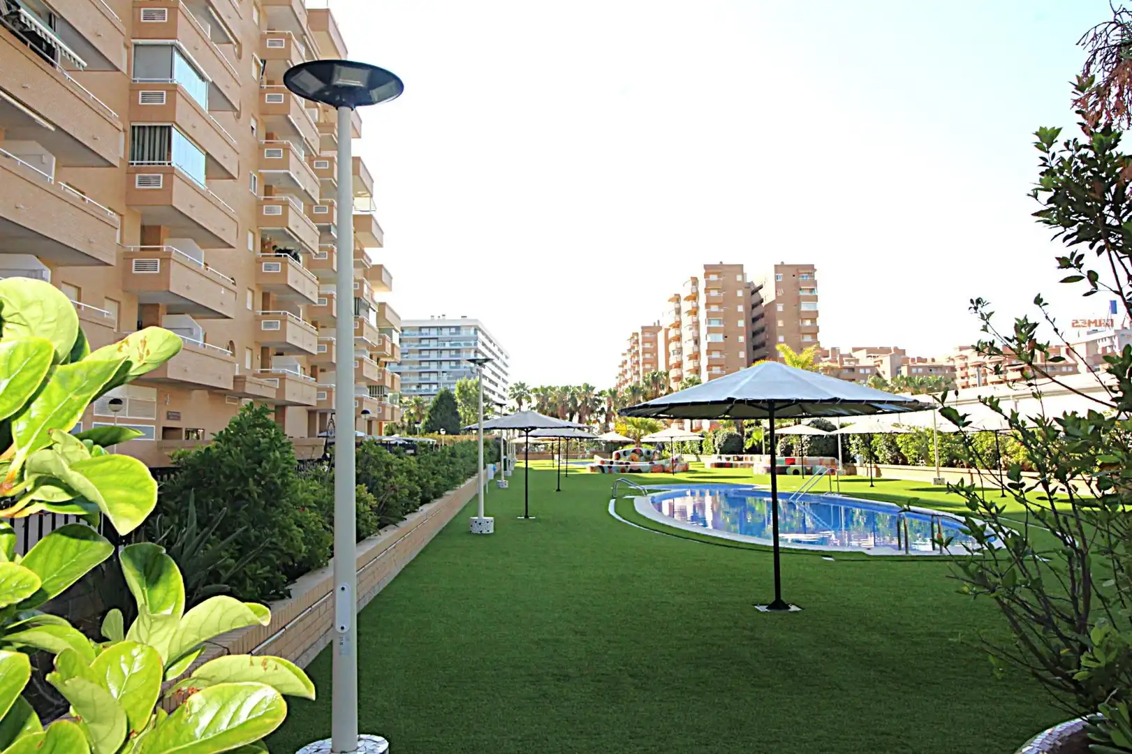 Vista exterior de Apartament en venda en Oropesa del Mar / Orpesa amb Jardí privat, Terrassa i Traster