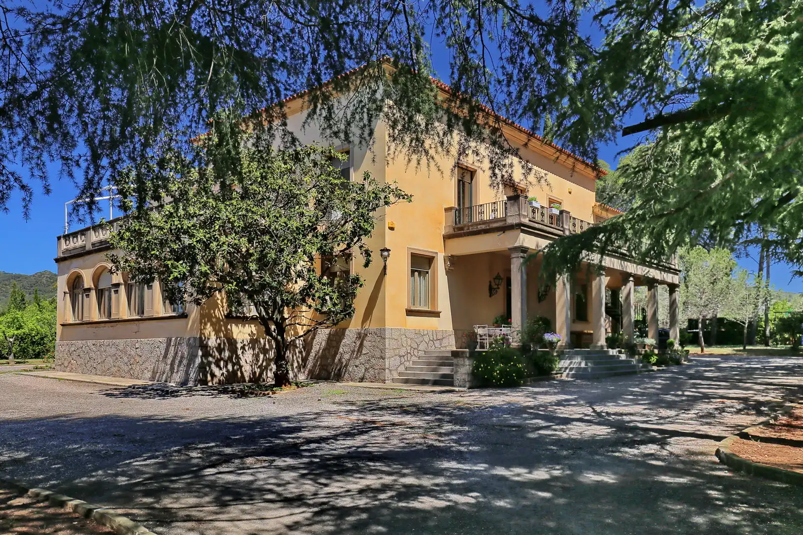 Vista exterior de Casa o xalet en venda en Terrassa amb Calefacció, Terrassa i Piscina