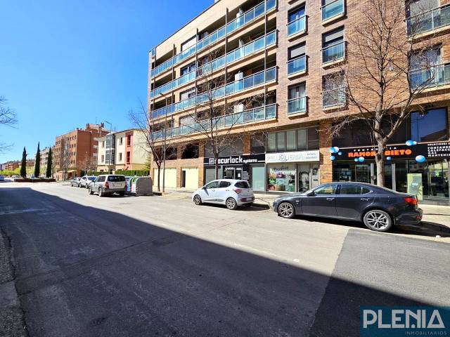 Local comercial en Venta en Casado Del Alisal en Los Olivos