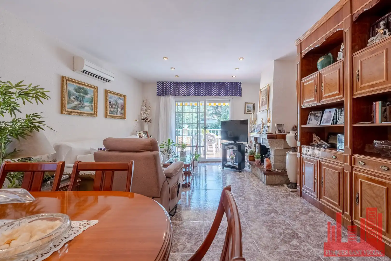 Sala de estar de Casa o chalet en venta en Sant Vicenç Dels Horts con Aire acondicionado, Calefacción y Terraza