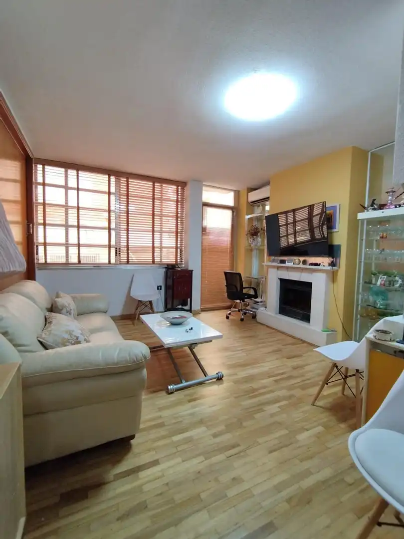 Sala d'estar de Apartament de lloguer en Murcia amb Aire condicionat, Calefacció i Parquet
