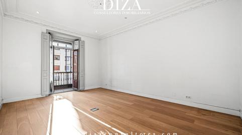 Photo 3 of Flat for sale in De Montalbán, Jerónimos, Madrid