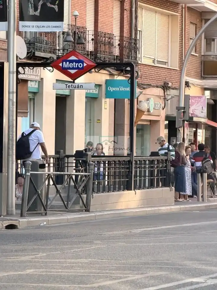 Außenansicht von Erdgeschoss zum Verkauf in Madrid mit Heizung