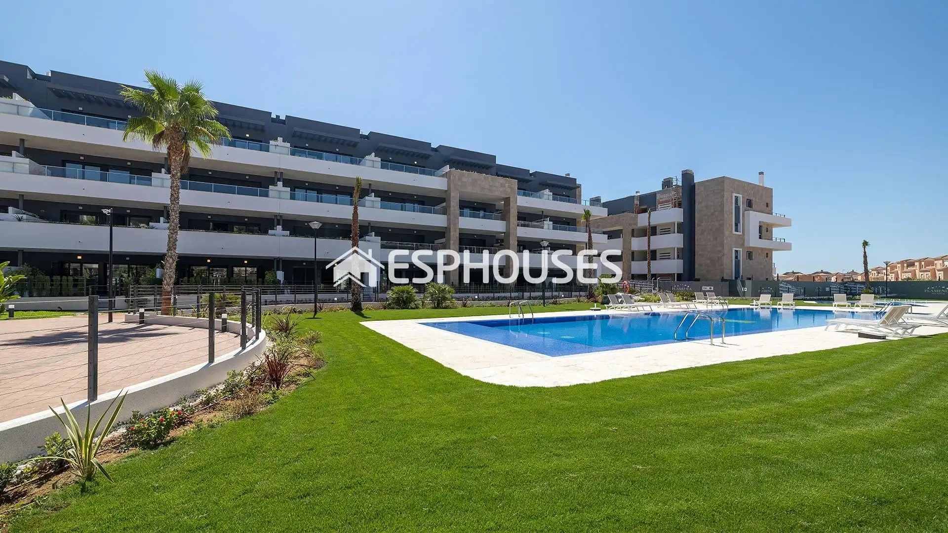 Vista exterior de Planta baixa en venda en Orihuela amb Terrassa, Traster i Balcó