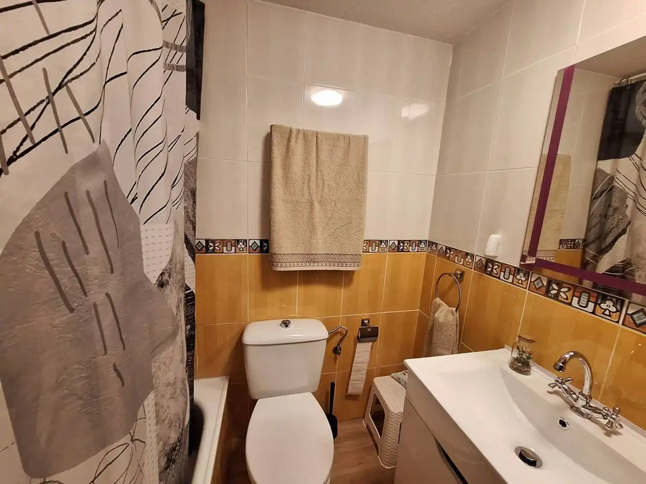 Baño de Piso en venta en Fuenlabrada con Aire acondicionado y Calefacción