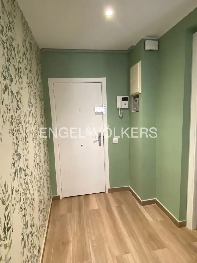 Flat for sale in Barcelona  with Air Conditioner, Heating and Balcony