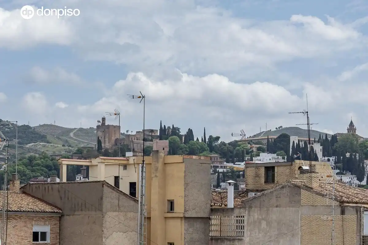 Piso con ascensor en venta en Calle MARQUES DE MONDEJAR, imagen 2