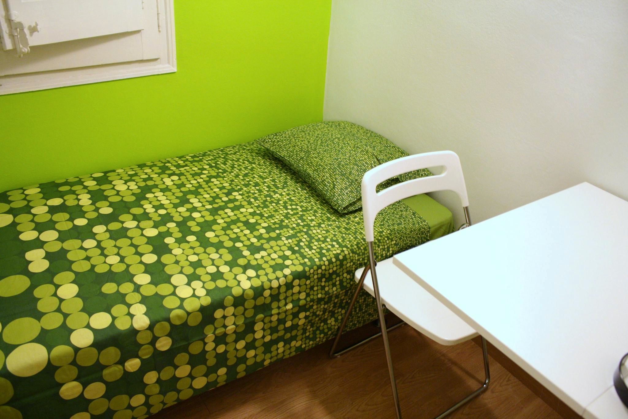 Habitación de Piso para compartir en  Barcelona Capital con Calefacción, Amueblado y Lavadora