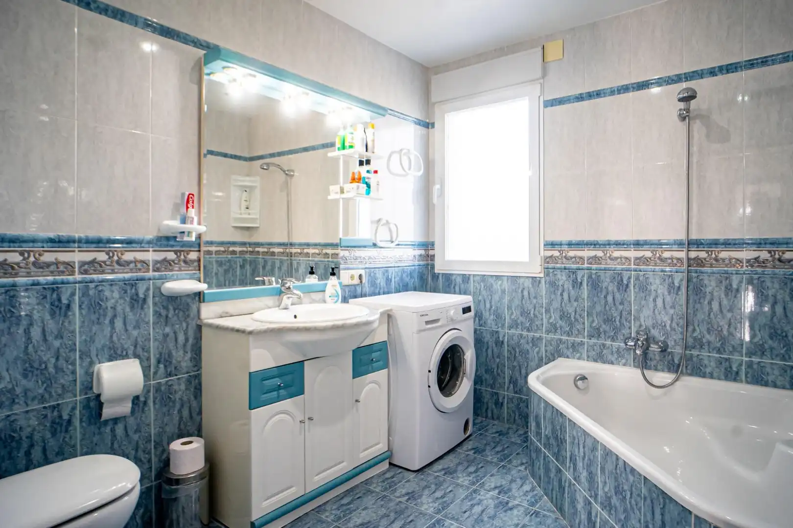 Bathroom of Houses for sale in L'Alfàs del Pi  with Air Conditioner, Heating and Private garden
