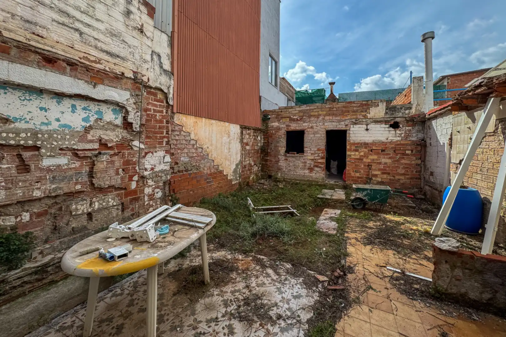 Vista exterior de Casa adosada en venta en Gavà con Jardín privado y Piscina