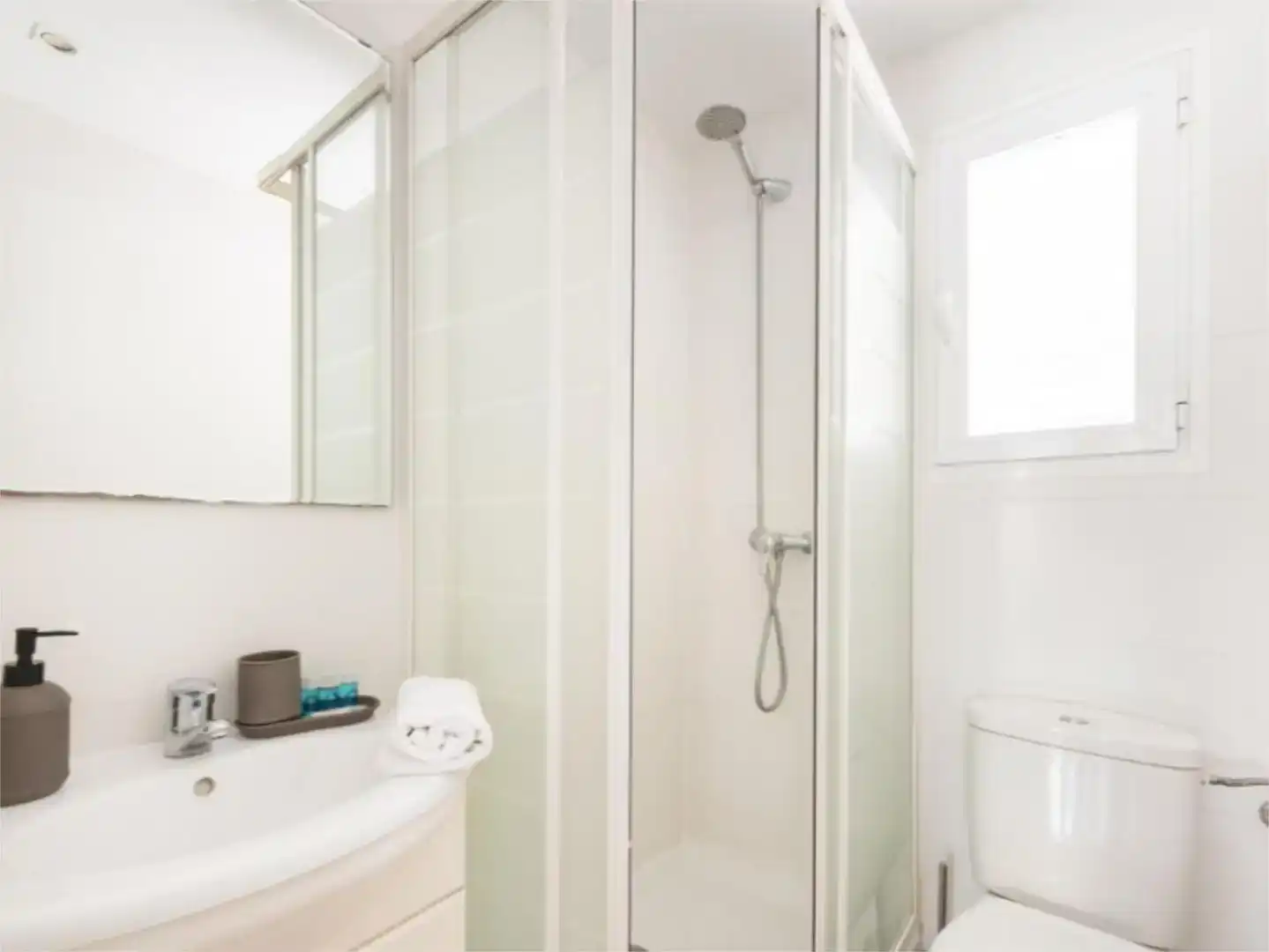 Baño de Piso de alquiler en  Logroño con Aire acondicionado, Parquet y Amueblado