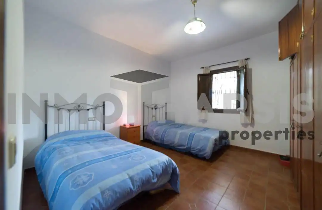 Dormitori de Casa o xalet en venda en Abrucena amb Jardí privat, Terrassa i Moblat