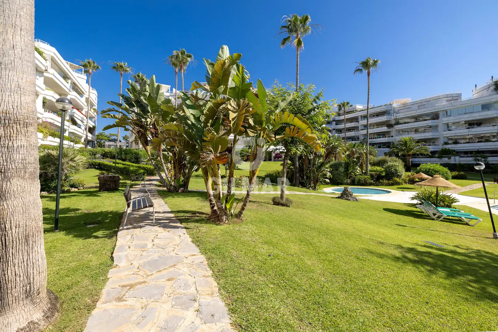 Jardí de Apartament en venda en Marbella amb Calefacció, Jardí privat i Traster