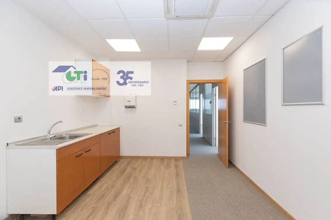 Office space to rent in C/Bari, imagen 31