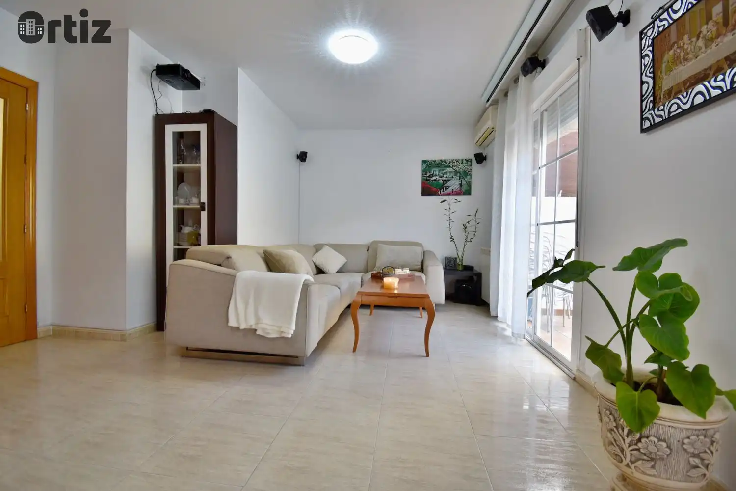 Sala de estar de Casa o chalet en venta en Loeches con Aire acondicionado, Calefacción y Terraza