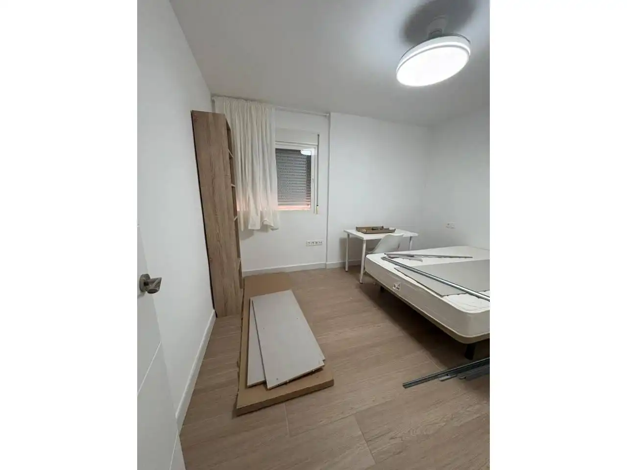Bedroom of Flat for rent in Granada  with Parquet flooring, Storage room and Furnished