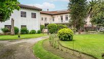 Außenansicht von Country house zum verkauf in Ampuero mit Terrasse und Balkon