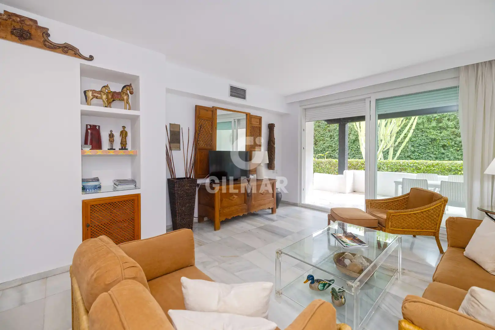 Apartament amb terrassa en venda a Nueva Andalucía, imagen 2