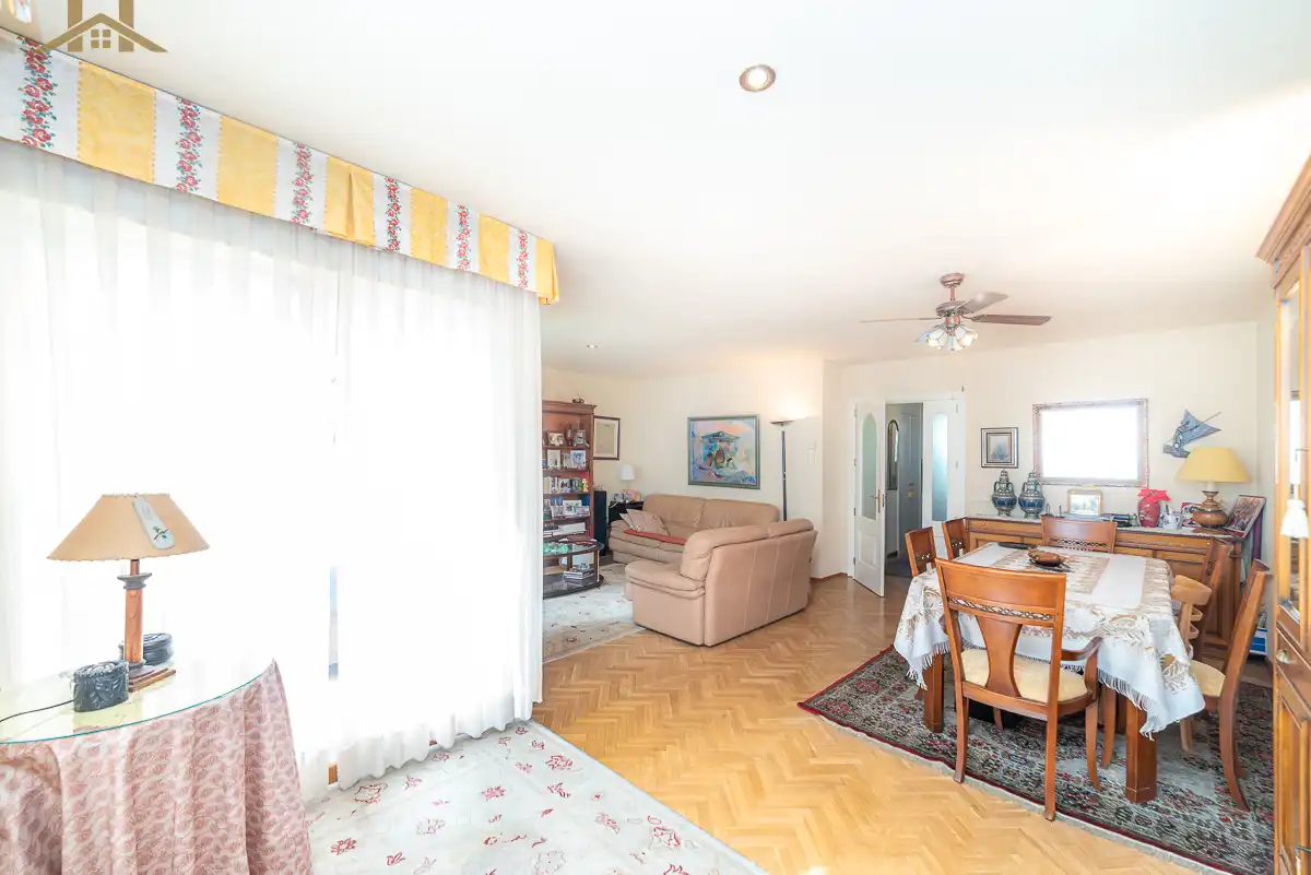 Living room of Detached homes for sale in  Madrid Capital  with Air Conditioner, Heating and Private garden