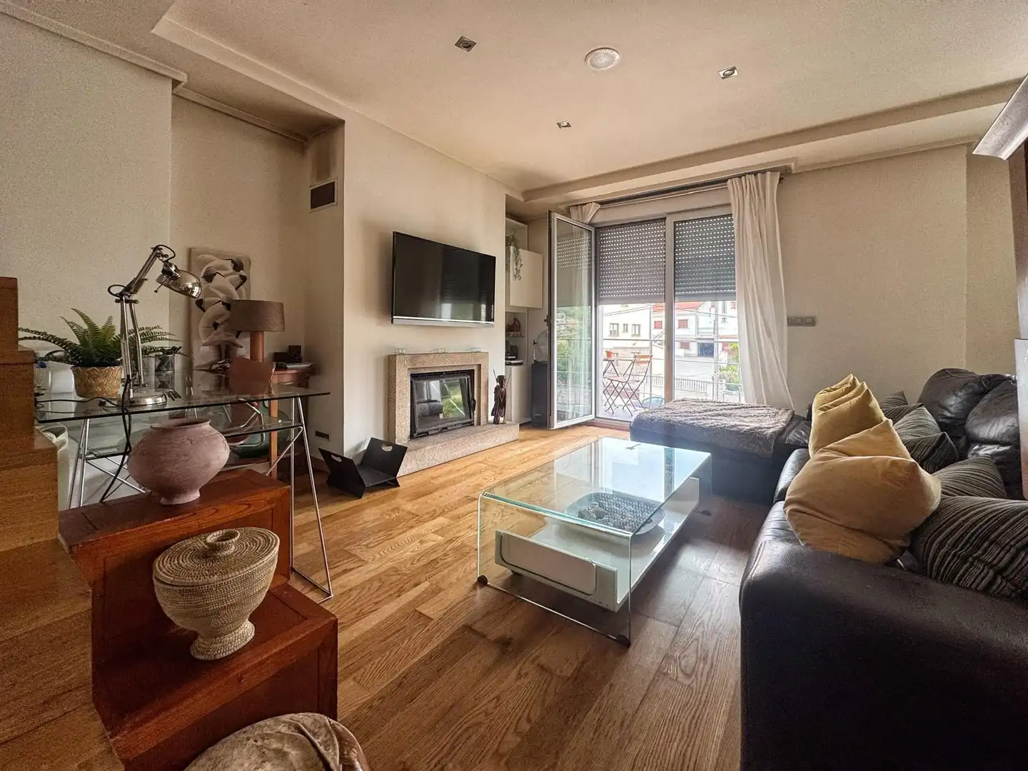 Living room of Flat for sale in O Grove    with Heating, Terrace and Furnished