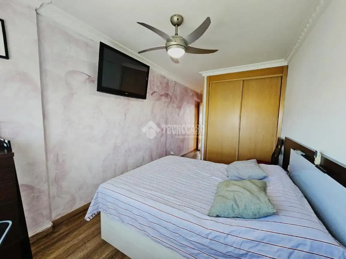 Schlafzimmer von Dachboden zum Verkauf in Parla mit Klimaanlage, Heizung und Terrasse