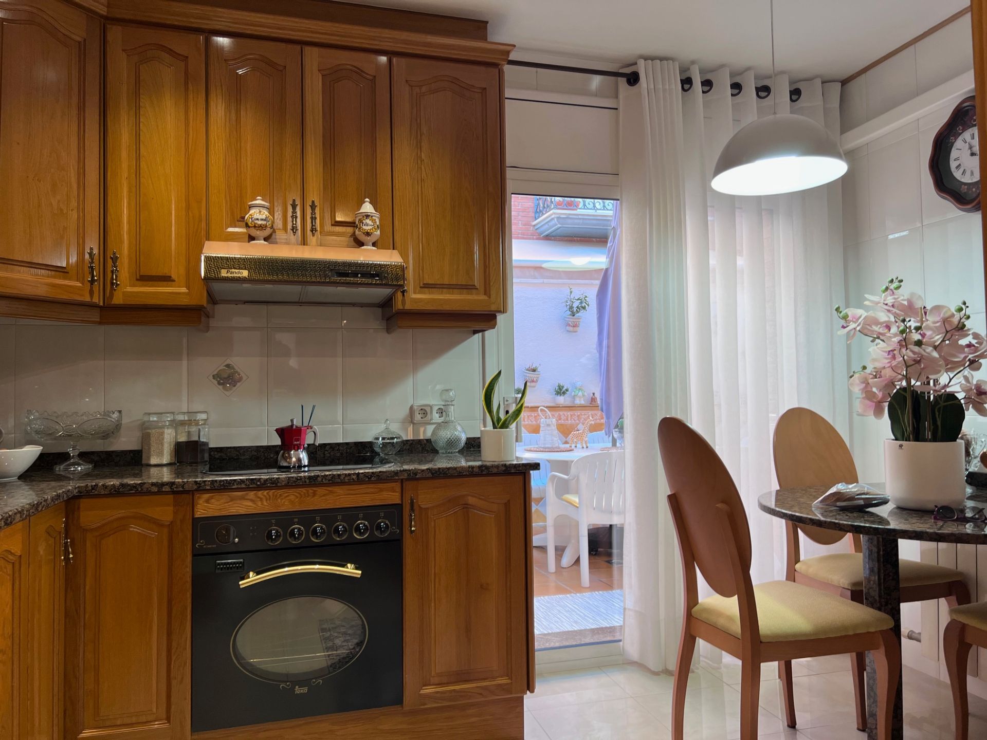 Cuina de Casa adosada en venda en Premià de Dalt amb Aire condicionat, Calefacció i Terrassa