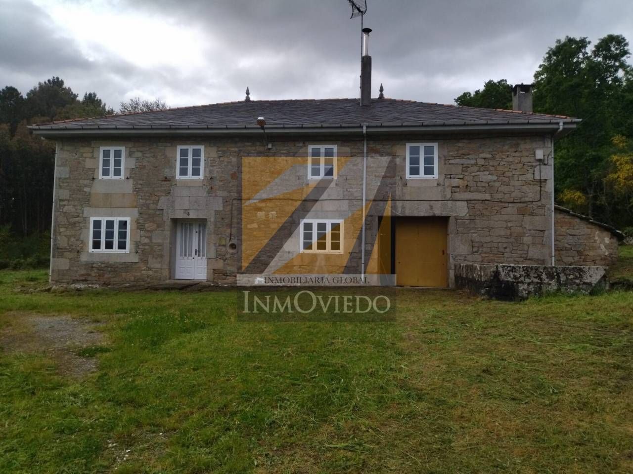 Vista exterior de Casa o xalet en venda en Cospeito amb Calefacció, Jardí privat i Parquet